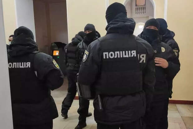 "Страна.ua" сообщила о массовой драке гражданских с военными в Одессе