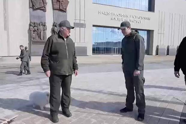 Николай Лукашенко в ответ на вопрос отца решил «сажать»