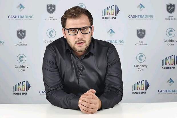 Глава "Кэшбери" Артур Варданян заявил в видеообращении о закрытии компании в октябре 2018 г. Фото: YouTube