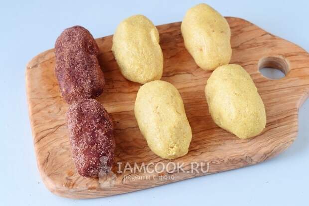 Готовые пирожные «Картошка» из печенья со сгущенкой