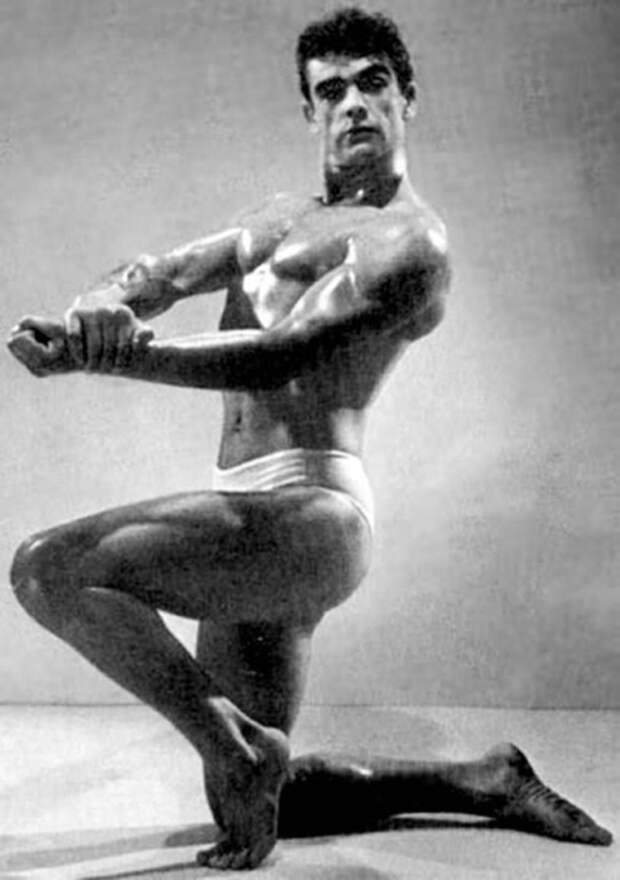 Начало кинокарьеры, 1950 год. Начало кинокарьеры, 1950 год.