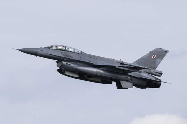 Киев начал готовить небо для F-16: Чем ответит Россия на дерзкий план НАТО