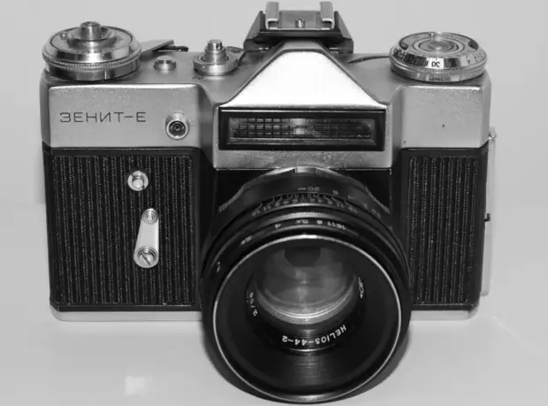 Зенит-Е — самая популярная модель серии фотоаппаратов Зенит-Е — самая популярная модель серии фотоаппаратов