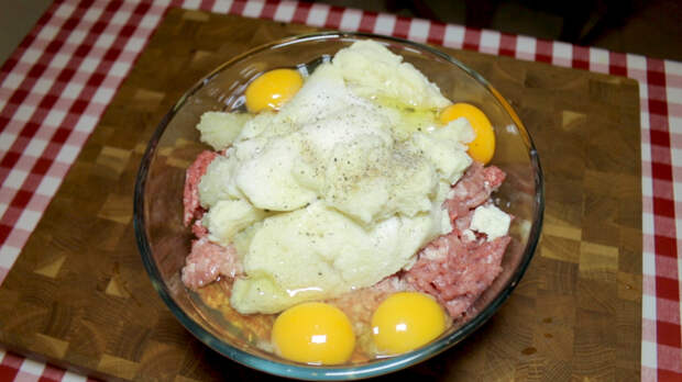 Вкусные котлеты по бабушкиному рецепту с картофелем пюре Еда, Видео рецепт, Котлеты, Пюре, Длиннопост, Видео, Рецепт, Кулинария
