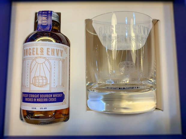 Angel's Envy Kentucky Straigth Bourbon Whiskey madeira casks
