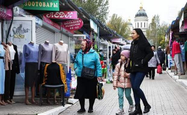 На фото: повседневная жизнь в Донецке