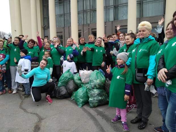 Активисты движения «Петербург — город перемен!» поучаствовали в субботнике