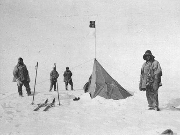 Удар противника Команда Скотта достигла Южного полюса 17 января 1912 года и даже успела начать празднование, когда наткнулась на норвежские флаги. Бравый командир экспедиции впал в глубокую депрессию, еще не зная, что все худшее еще впереди.