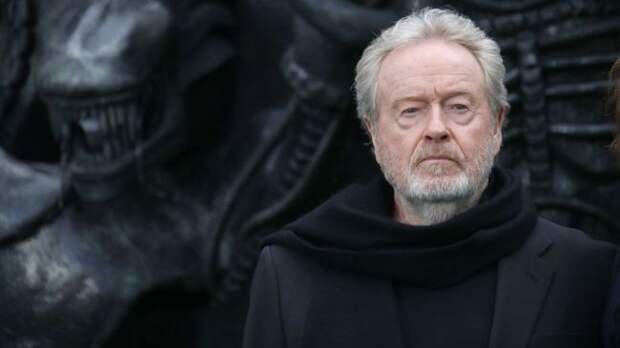 director ridley scott in all black