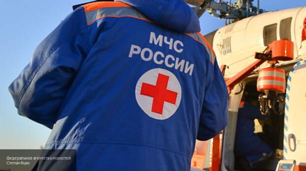 Спасатели работают на месте утечки топлива в Якутии