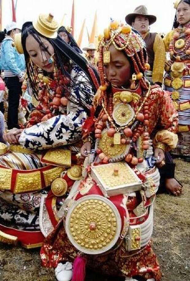Тибет, украшения, бусины Дзи