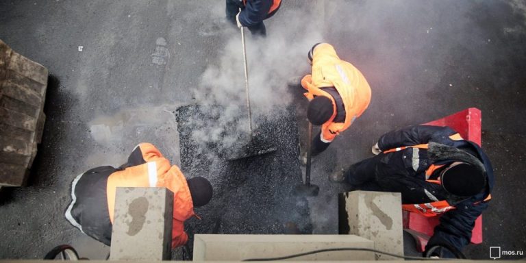 На Самаркандской возле магазина ямы больше нет