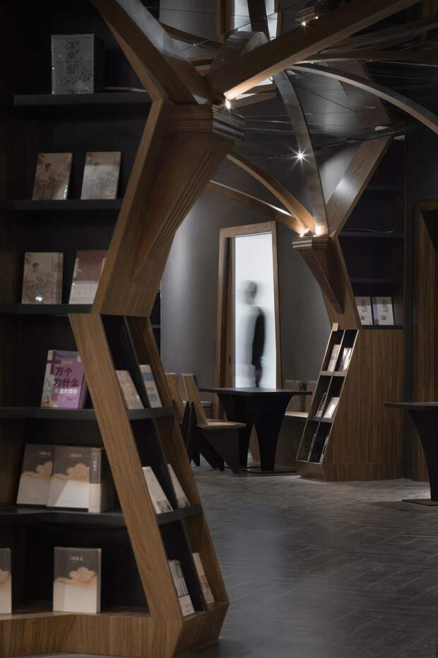 Интерьер книжного магазина в Шанхае