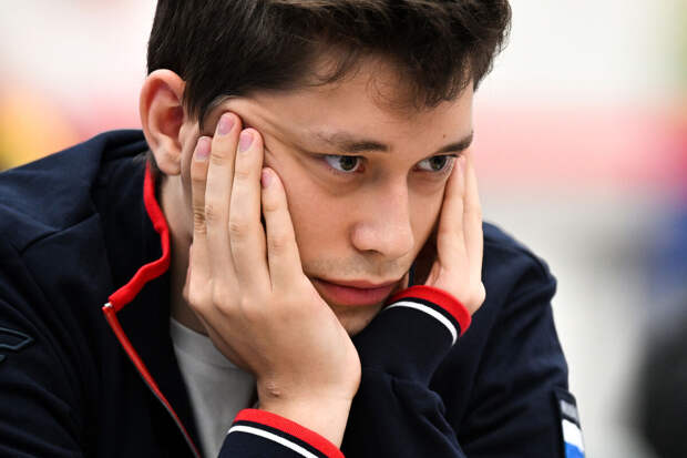 Гроссмейстер Есипенко сыграл вничью с Каруаной на турнире претендентов-2026