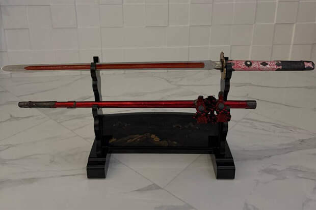 Фигуристка Загитова заявила, что ей на Новый год подарили японский клинок