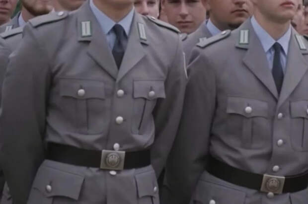 В ФРГ за год могут поставить на воинский учет до 700 тысяч призывников