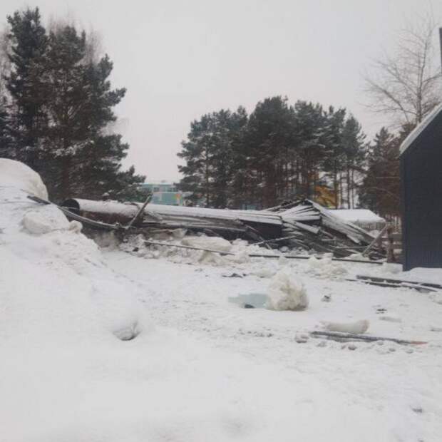 Водонапорная башня рухнула в российском селе и оставила жителей без воды