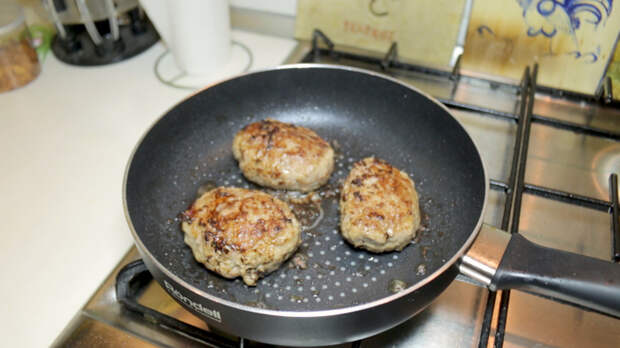 Вкусные котлеты по бабушкиному рецепту с картофелем пюре Еда, Видео рецепт, Котлеты, Пюре, Длиннопост, Видео, Рецепт, Кулинария