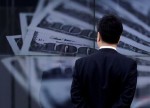 По состоянию на 13:00 мск 27 июля средний оптовый курс покупки/продажи наличного доллара в банках Москвы составил 73,38/74,33 руб.