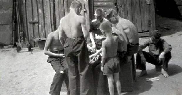 Что взрывали и хлопали мальчишки в СССР, когда не было петард