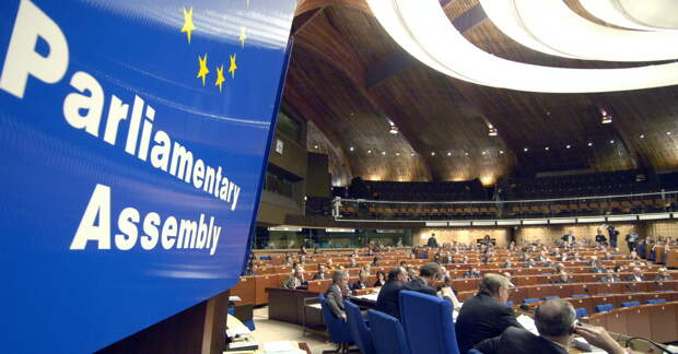 Российской делегации на сессии ПАСЕ запретили свободное перемещение по Страсбургу в связи с тем,...