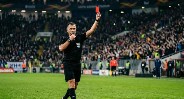 В Лобне футболисты устроили массовую драку во время матча