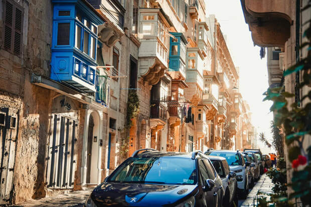 Мальта: покупка водительских прав у молодёжи