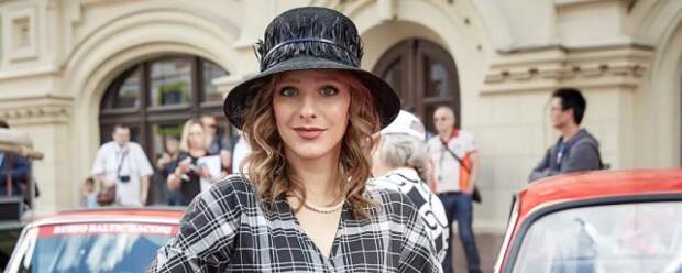 Лиза Арзамасова дала девушкам ценный совет о красоте