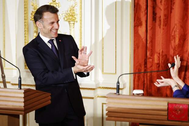 Макрон показал свою «камехамеху»