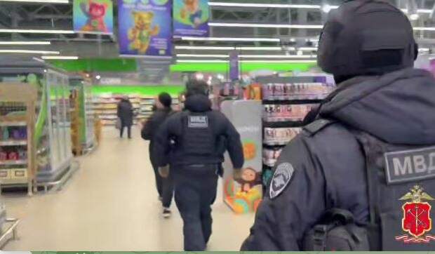 В Невском районе Петербурга прошел крупный рейд в магазинах сети «Перекресток»