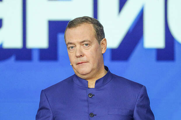 Медведев призвал превратить жизнь западного общества в кошмар
