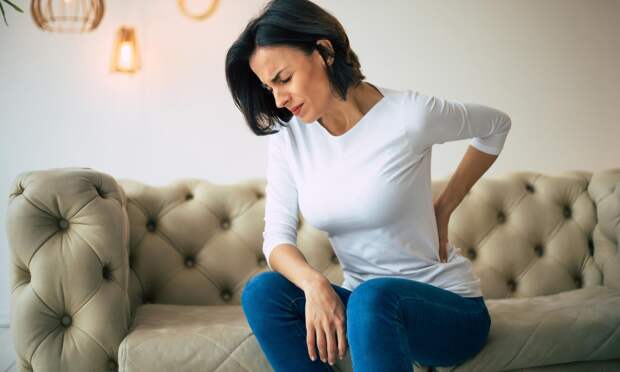 Женщина жаловалась на боль в спине из-за неудобного матраса — оказалось, это был рак