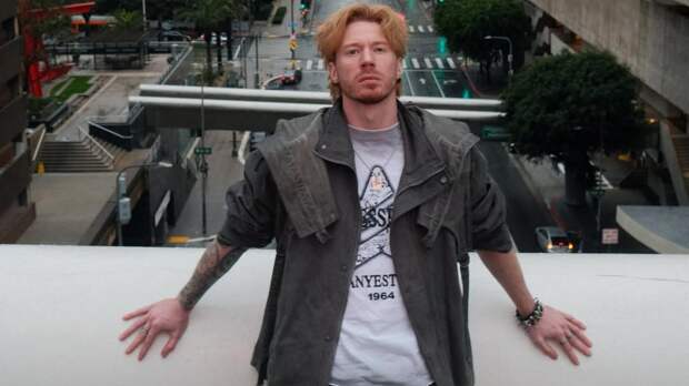 Никита Пресняков прилетел к бабушке на Кипр: «Мужская слеза на подходе»