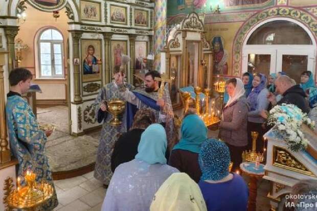 Прихожане Никольского храма в Котовске собрали более 50 тысяч рублей для поддержки участников СВО