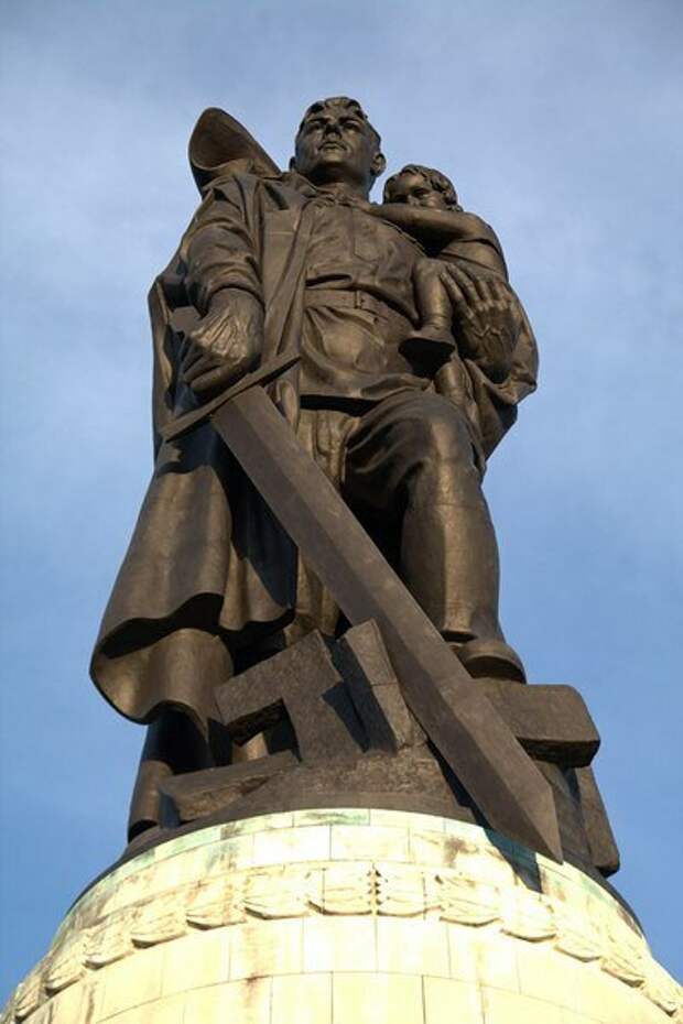 Монумент в Трептов-парке, Берлин