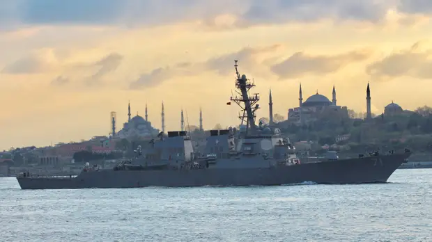 Эсминец США прибыл в порт Батуми