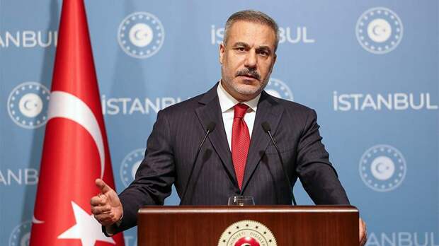 СМИ узнали о планах Фидана сообщить России итоги визита Зеленского