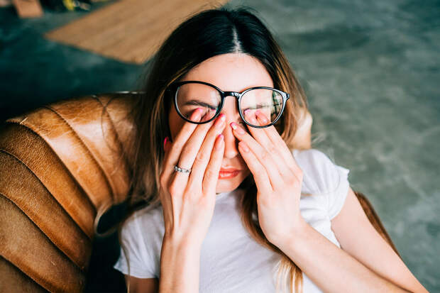 Врач Соков: потемнение в глазах при подъеме может говорить о проблемах с сердцем