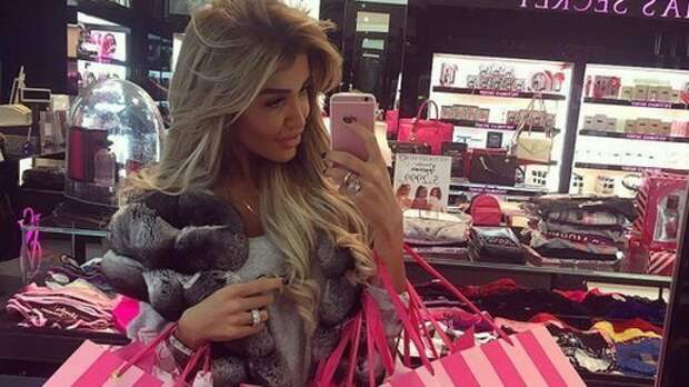 Жила в «Москва-Сити», а теперь коммуналка с долгами: как женщины с хорошими деньгами остаются у разбитого корыта