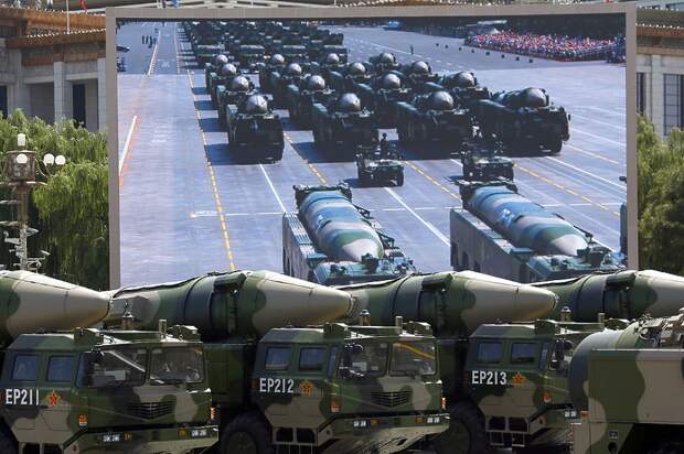 Ракеты КНР на параде в Пекине.png