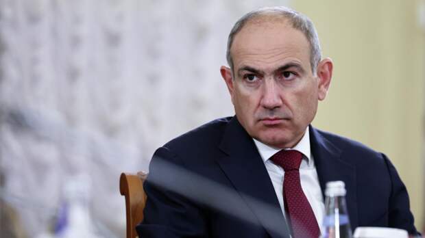 В церкви в Ереване произошёл конфликт в присутствии Пашиняна