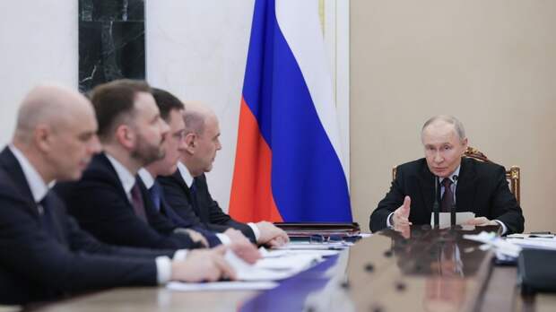 «С замедлением инфляции и сохранением стабильности на рынке труда»: Путин призвал вернуть экономику к устойчивому росту