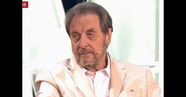 "Россия — самое нормальное место в мире". Отец Илона Маска высказался об обвинениях экс-жены в насилии, вражде с сыном и связях с Эпштейном