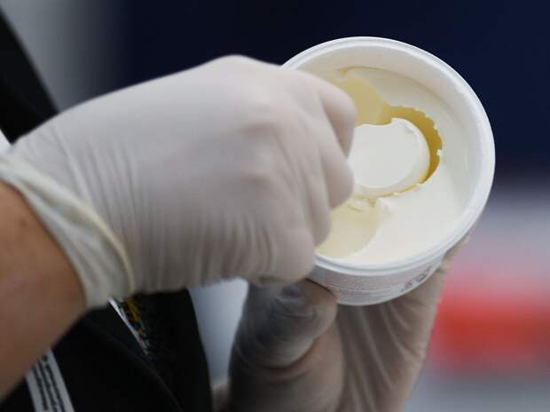 Эксперт рассказала, как за минуту отличить настоящую сметану от подделки