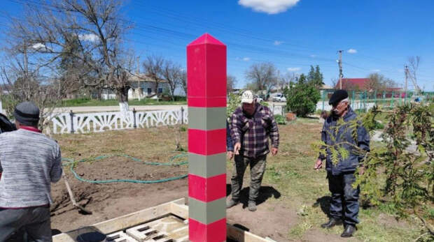 В селе Шахтино установили памятный пограничный столб