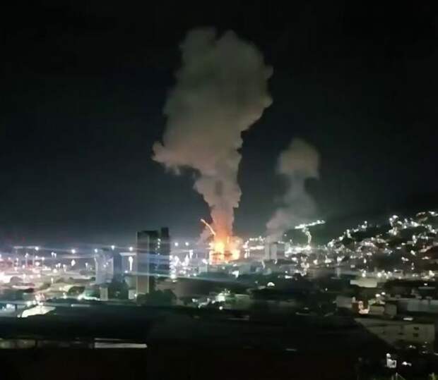 Взрывы, вертолеты и бои в Каракасе: Венесуэла в эпицентре военной эскалации