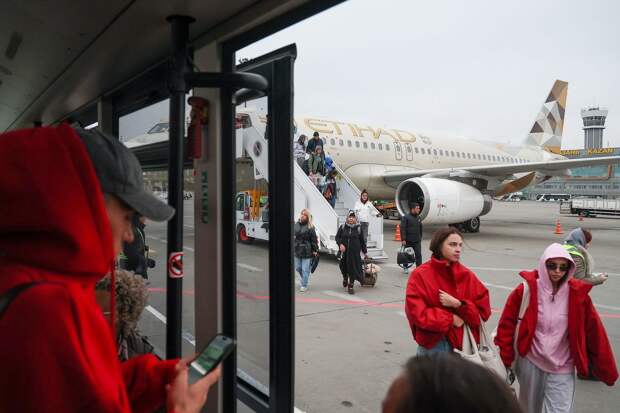 АТОР: россиянам в странах Персидского залива нужно ждать возобновления полетов