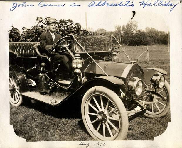 Джон Реннер в Халладей Альбрехта, август 1910 винтажные фото, история, олдтаймер, ретро, ретро авто, ретро фото, старина, фото