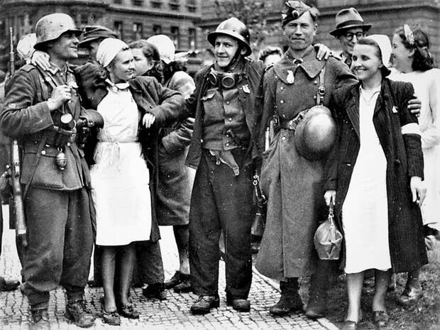 «Идем рубать немцев» — как коллаборационисты из Русской освободительной армии в 1945 году освободили Прагу