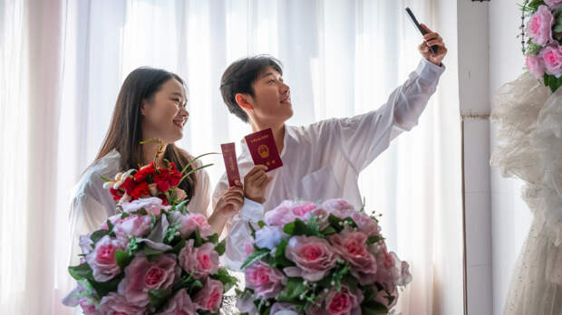 Девушки при знакомстве стали требовать у парней рекомендательные письма от бывших